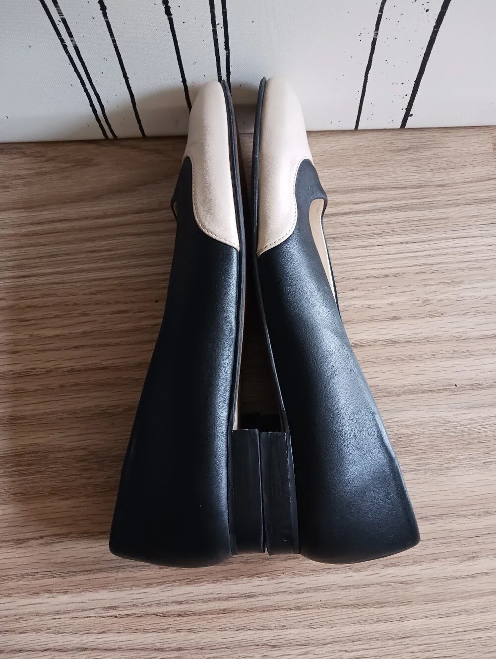 ALOHAS Classic Two-Tone Leather Ballet Flats - Black & Cream shoes Size 38
